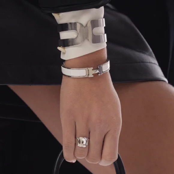 Silver and White Hermès Clic H bracelet - Picture 5 of 10